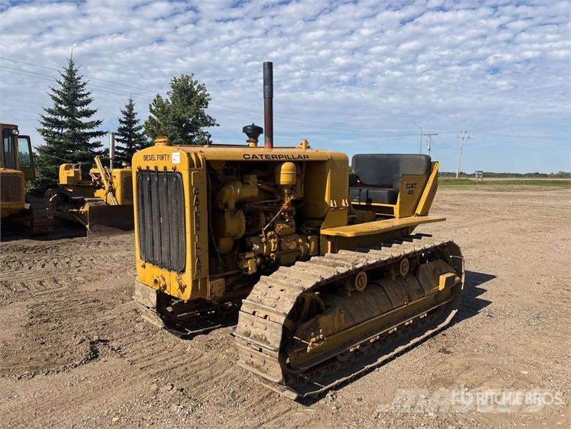 CAT 40 Crawler Dozer Kāpurķēžu buldozeri