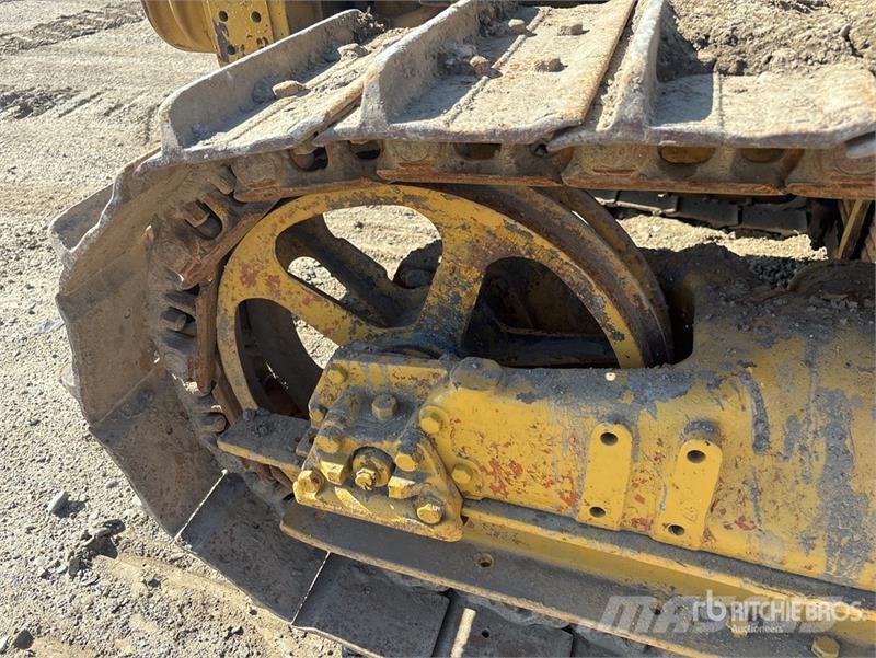 CAT 40 Crawler Dozer Kāpurķēžu buldozeri
