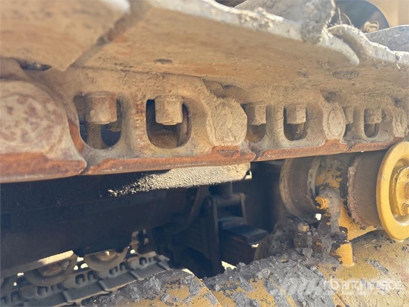 CAT 40 Crawler Dozer Kāpurķēžu buldozeri