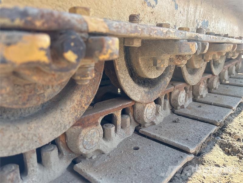 CAT 40 Crawler Dozer Kāpurķēžu buldozeri