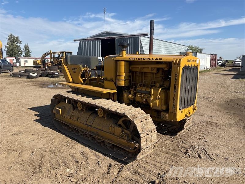 CAT 40 Crawler Dozer Kāpurķēžu buldozeri