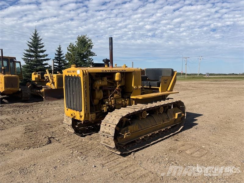 CAT 40 Crawler Dozer Kāpurķēžu buldozeri