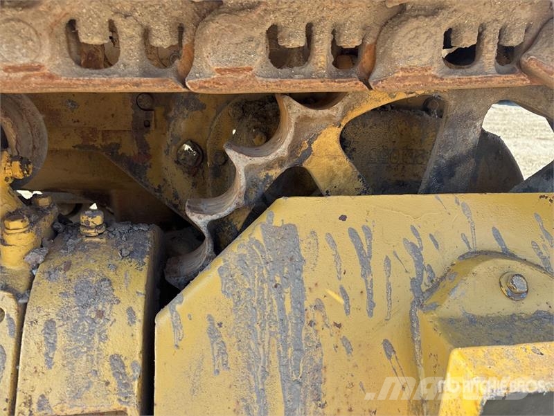 CAT 40 Crawler Dozer Kāpurķēžu buldozeri