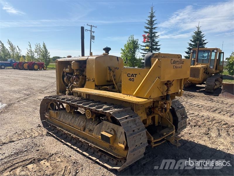 CAT 40 Crawler Dozer Kāpurķēžu buldozeri