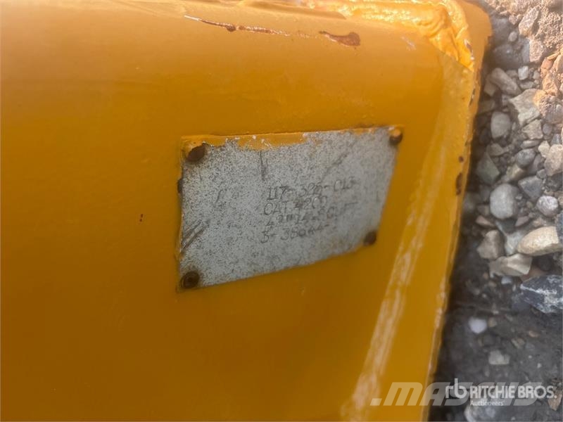 CAT 42 in Q/C Cleanup Backhoe Rear Bucket - Fits Cat 4 Kovalar