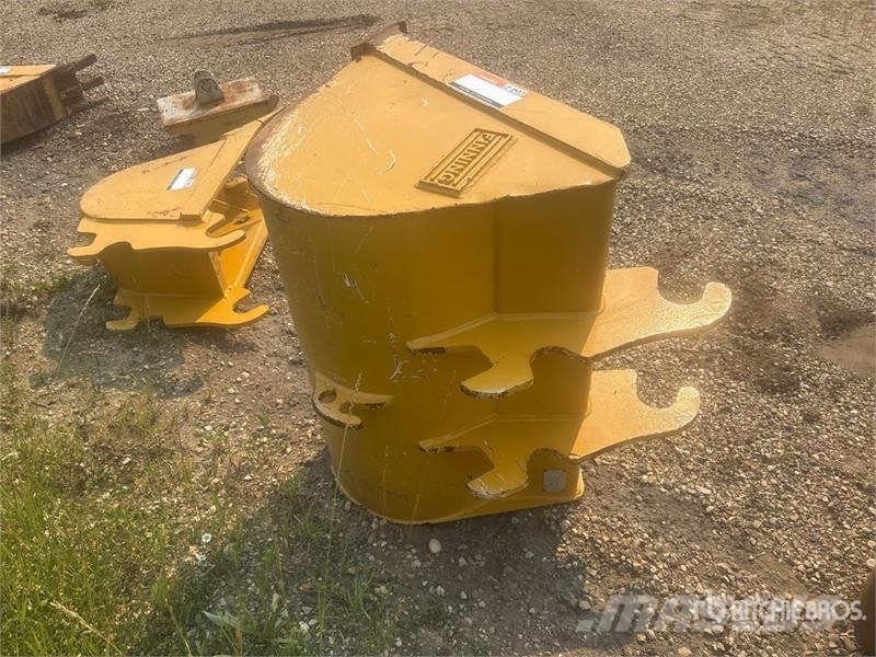 CAT 42 in Q/C Cleanup Backhoe Rear Bucket - Fits Cat 4 Kovalar