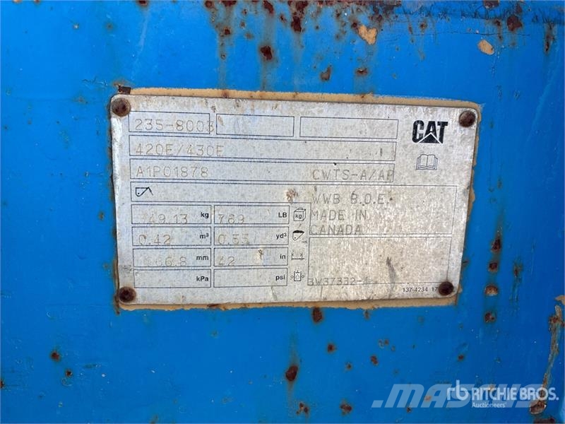 CAT 42 in Q/C Cleanup Backhoe Rear Bucket - Fits Cat 4 Kašike / Korpe