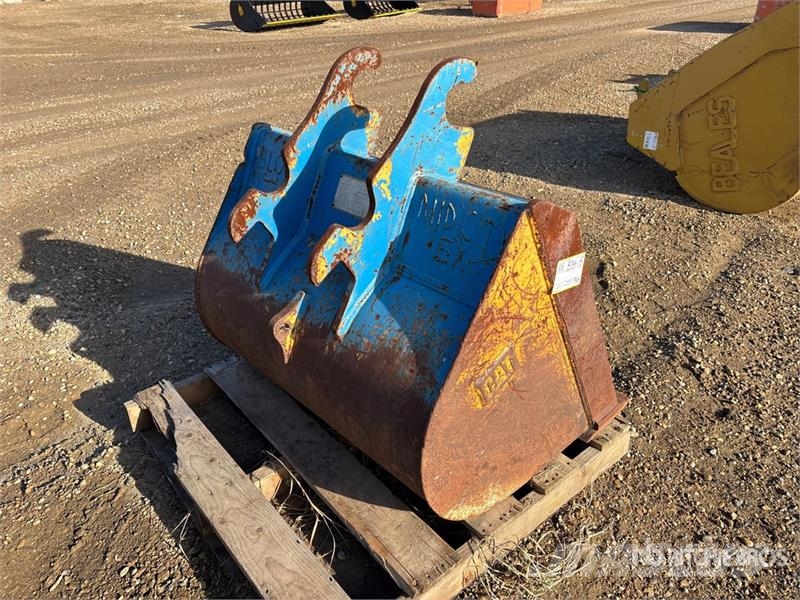 CAT 42 in Q/C Cleanup Backhoe Rear Bucket - Fits Cat 4 Kašike / Korpe