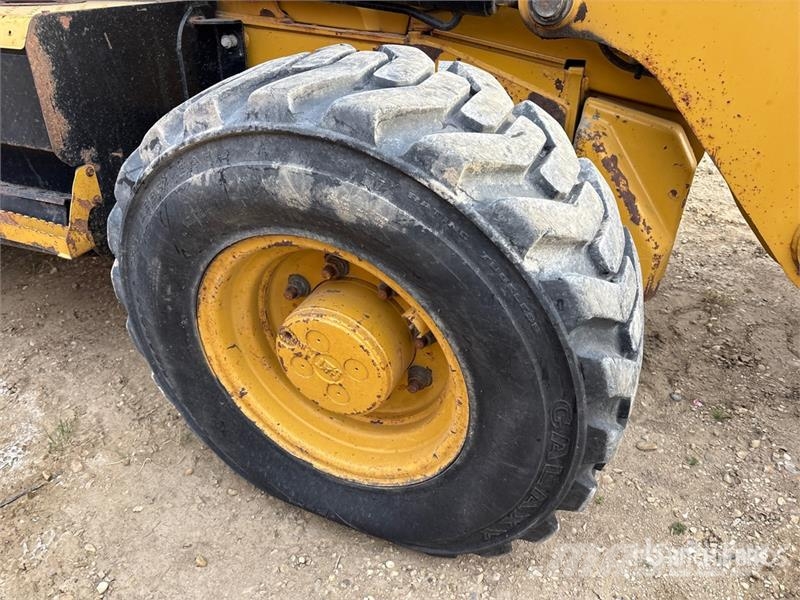 CAT 420F Ekskavatori-iekrāvēji