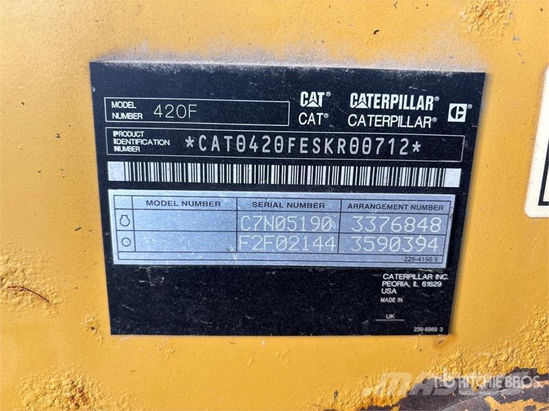 CAT 420F Ekskavatori-iekrāvēji