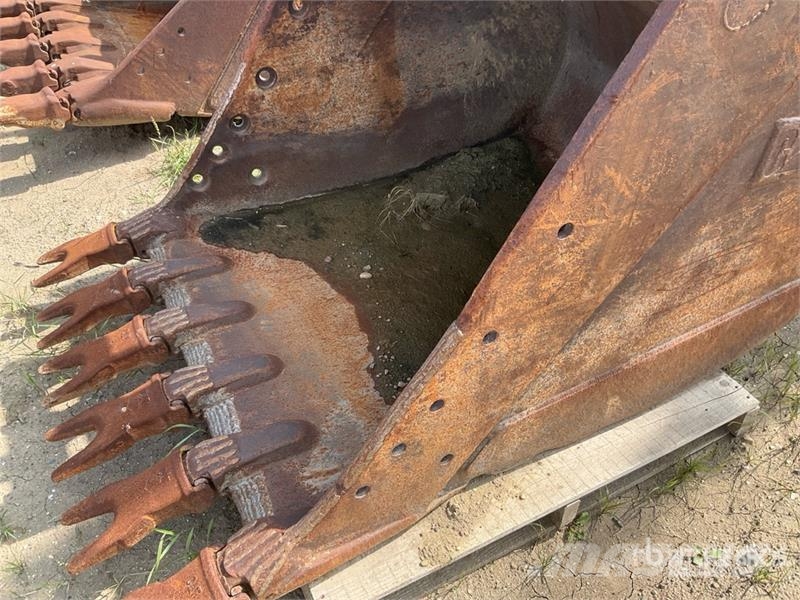 CAT 44 in Digging Excavator Bucket - Fits Cat 300 Seri Godet