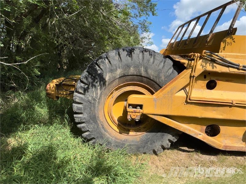 CAT 463 Földnyesők (szkréperek)