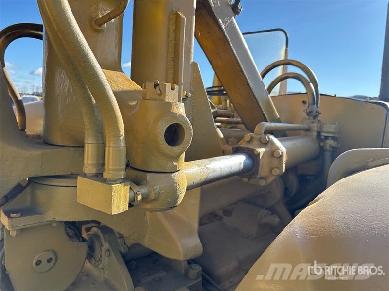 CAT 470 Motor Scraper Скрепери