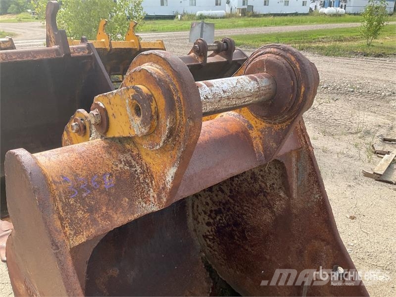 CAT 48 in 1.83 cyd Digging Pin-On Excavator Bucket - F Κουβάδες