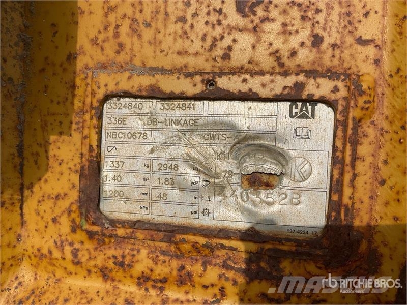 CAT 48 in 1.83 cyd Digging Pin-On Excavator Bucket - F Κουβάδες