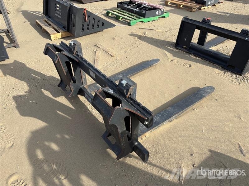CAT 48 in Skid Steer Forks - Fits Cat 908H Вили