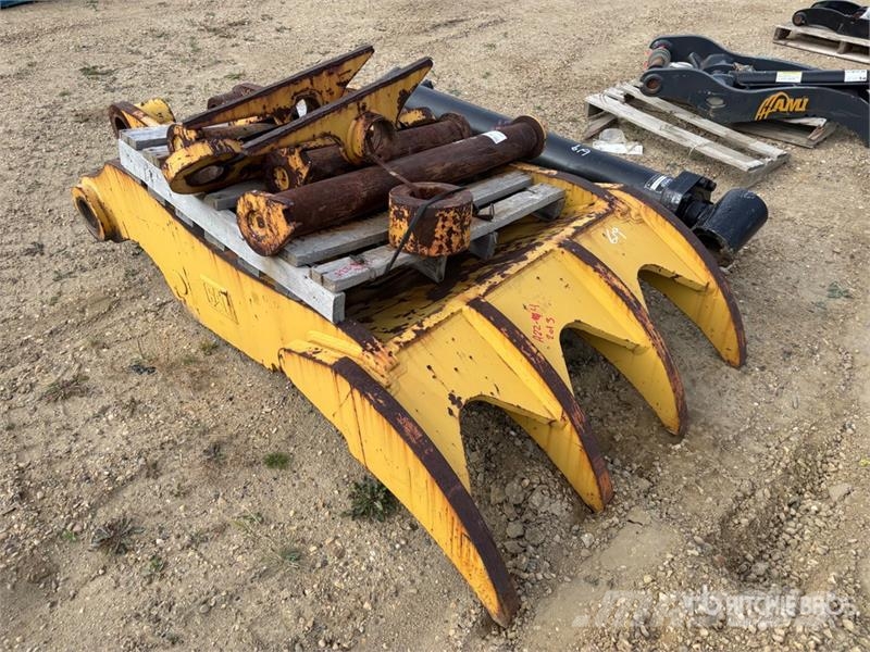 CAT 51 in Hydraulic Excavator Thumb - Fits Cat 374 Kanalak