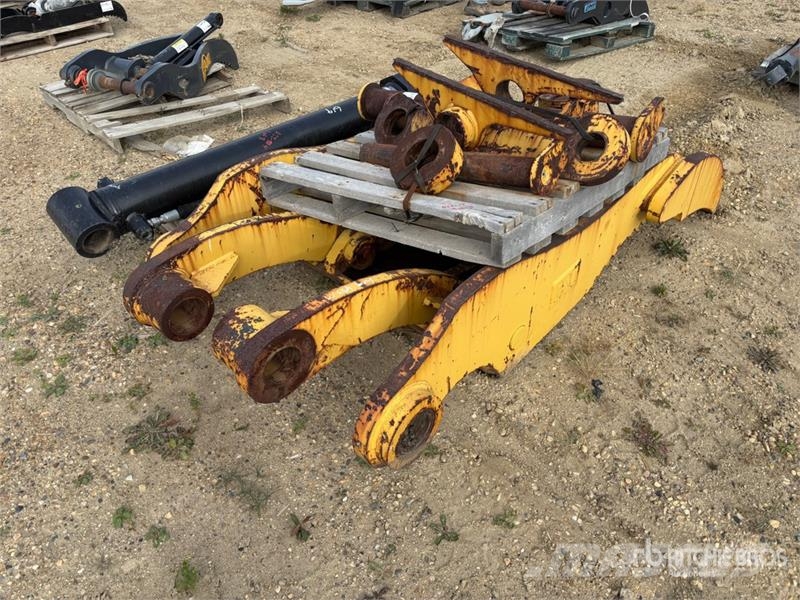 CAT 51 in Hydraulic Excavator Thumb - Fits Cat 374 Kanalak