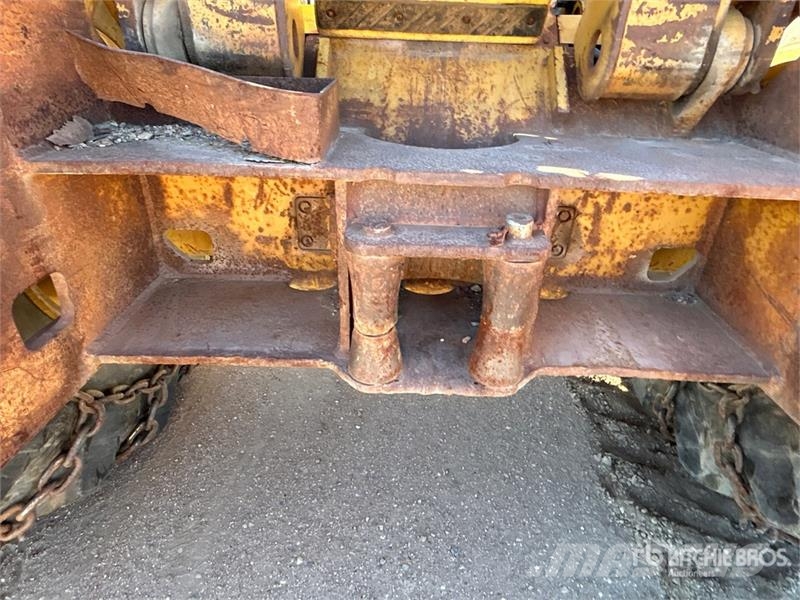 CAT 545 4x4 Line Skidder Šķeldotāji