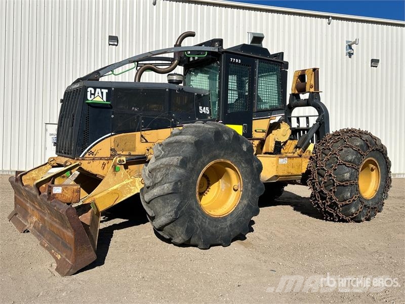 CAT 545 4x4 Line Skidder Šķeldotāji