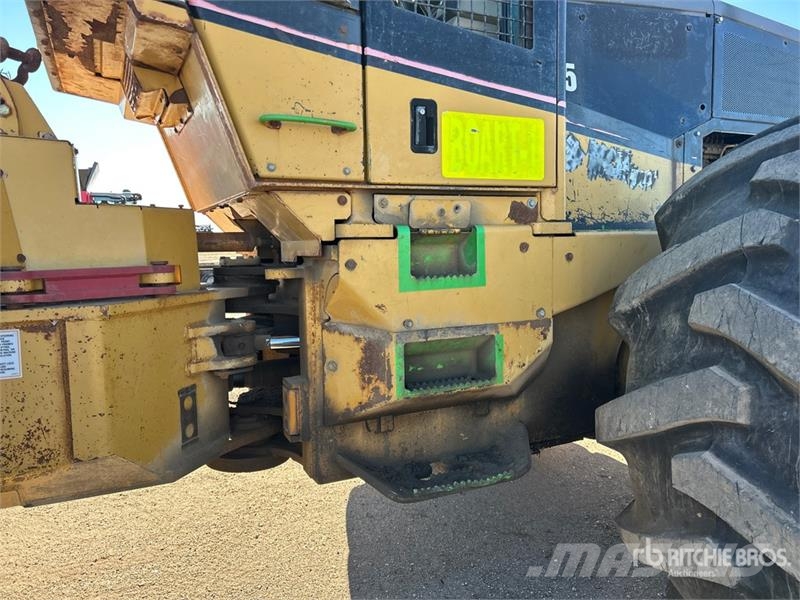 CAT 545 4x4 Line Skidder Šķeldotāji