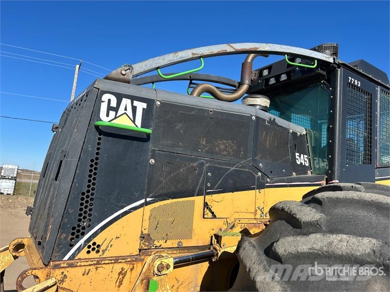 CAT 545 4x4 Line Skidder Šķeldotāji
