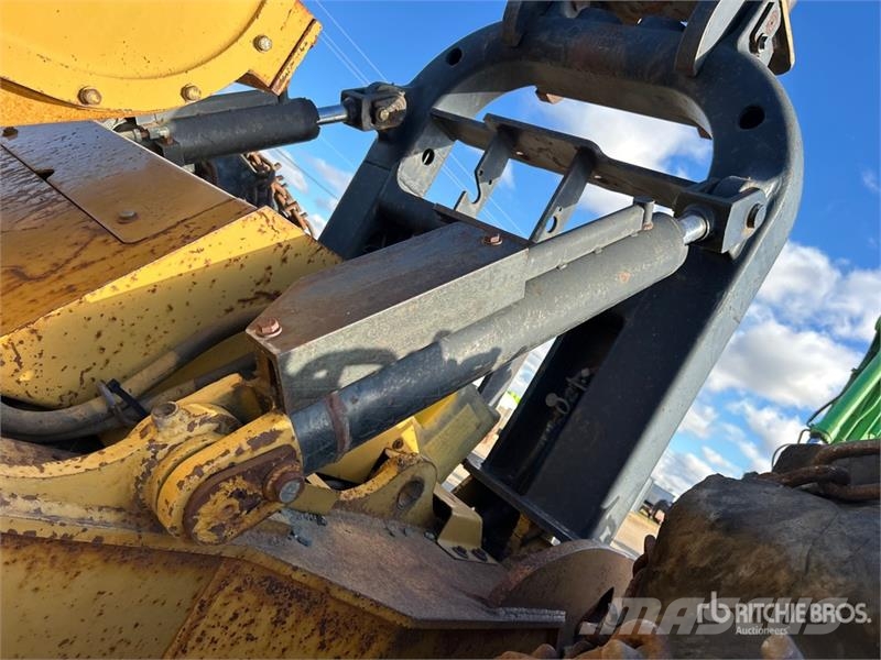 CAT 545 4x4 Line Skidder Šķeldotāji