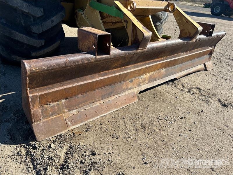 CAT 545 4x4 Line Skidder Šķeldotāji