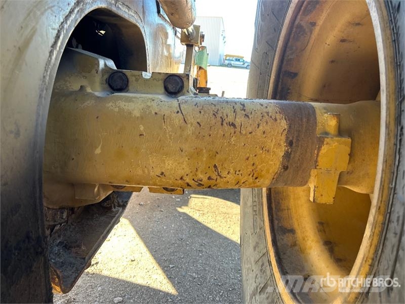CAT 545 4x4 Line Skidder Šķeldotāji