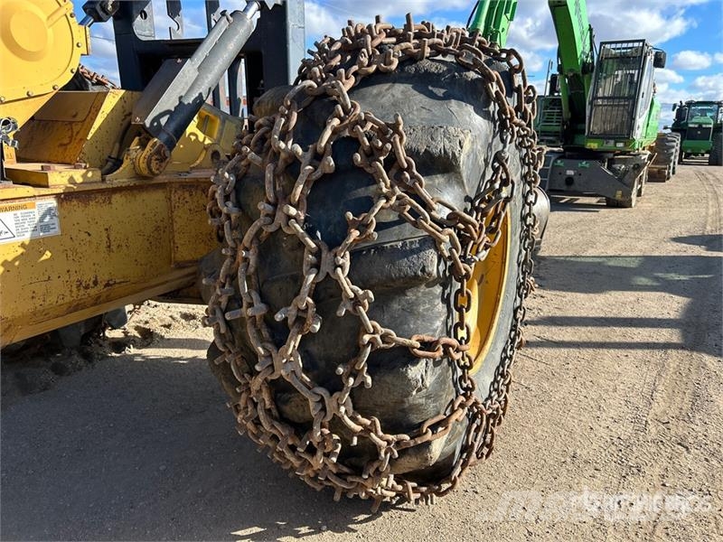 CAT 545 4x4 Skidder Трелевочные трактора