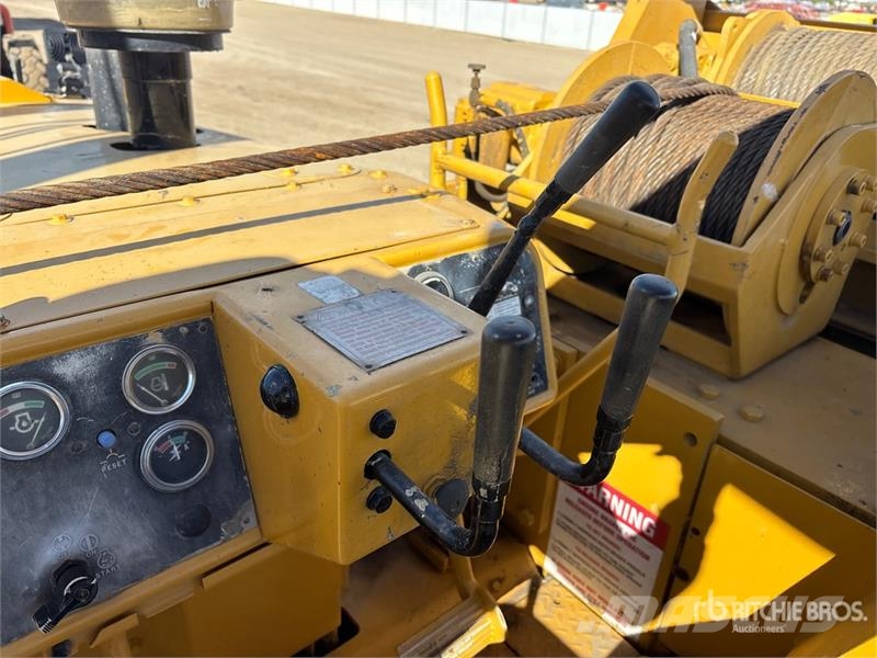 CAT 561D رافعات مد أنابيب