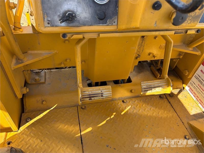 CAT 561D رافعات مد أنابيب