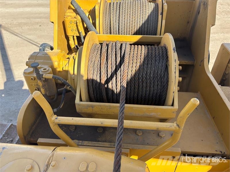 CAT 561D رافعات مد أنابيب