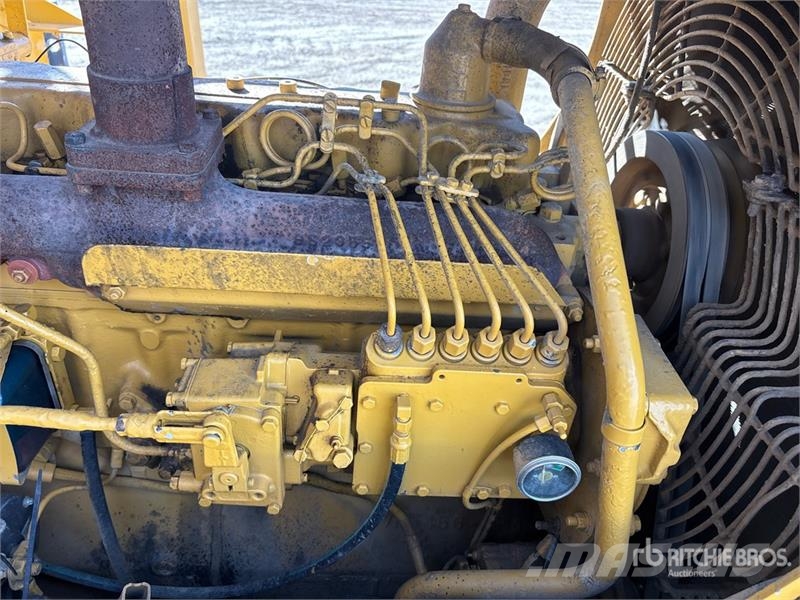 CAT 561D رافعات مد أنابيب