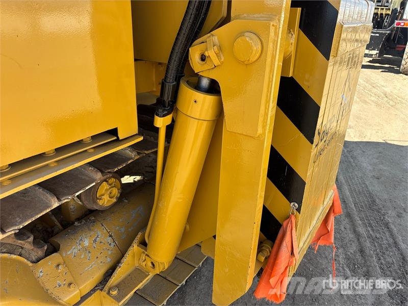 CAT 561D رافعات مد أنابيب