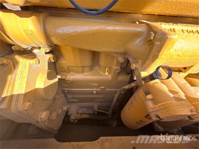 CAT 561D رافعات مد أنابيب