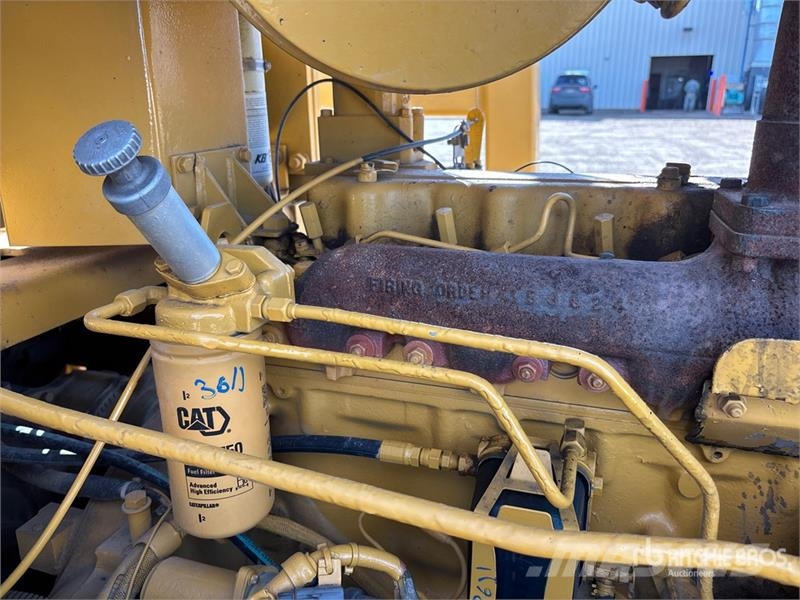 CAT 561D رافعات مد أنابيب