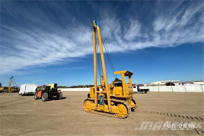 CAT 561D رافعات مد أنابيب