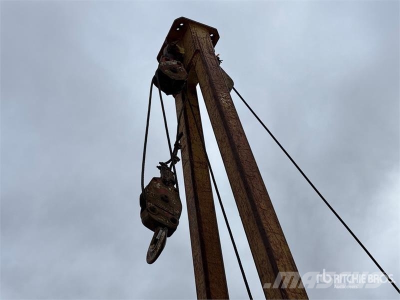 CAT 561M Poseur de canalisation