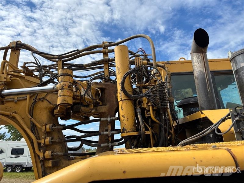 CAT 621G كاشطات