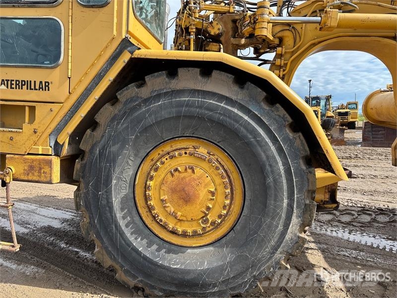CAT 621G Scrapers