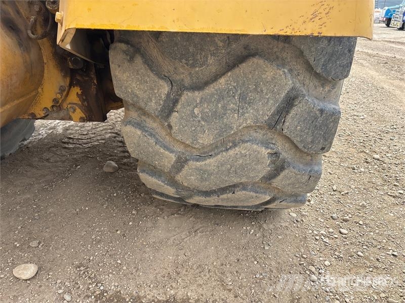 CAT 621G Scrapers
