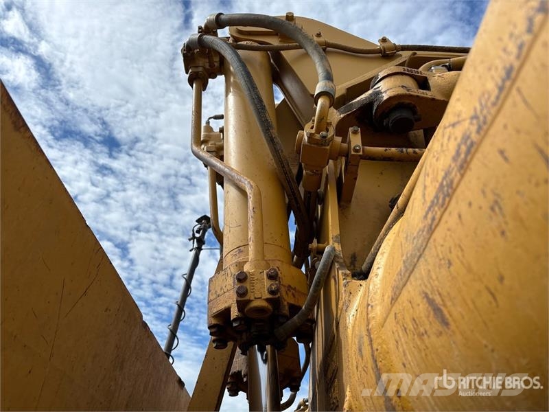 CAT 621G كاشطات