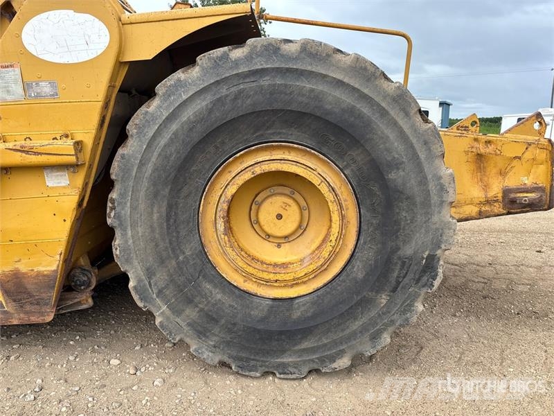 CAT 621G Scrapers