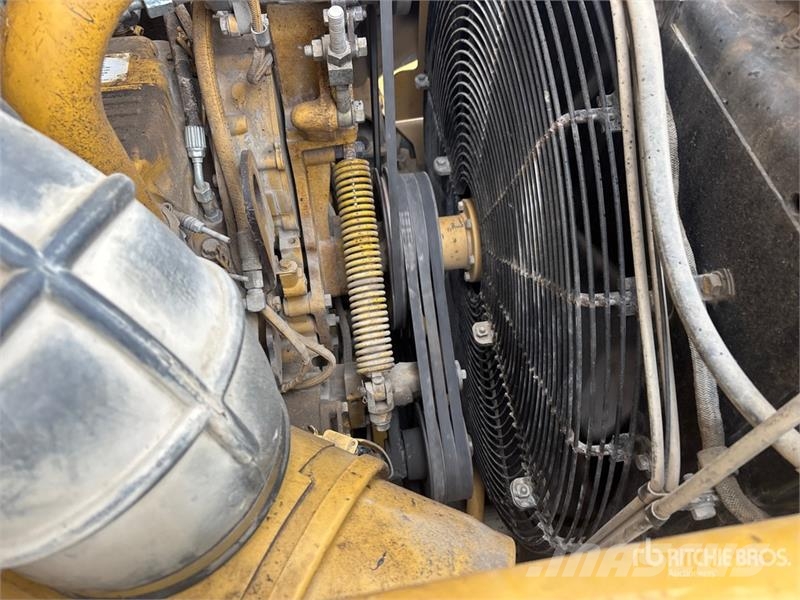 CAT 621G Scrapers