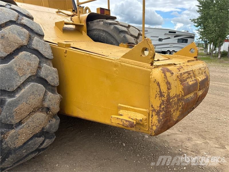 CAT 621G Scrapers