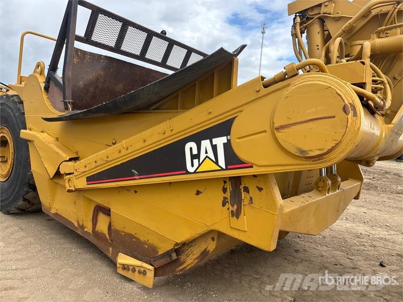 CAT 621G Scrapers