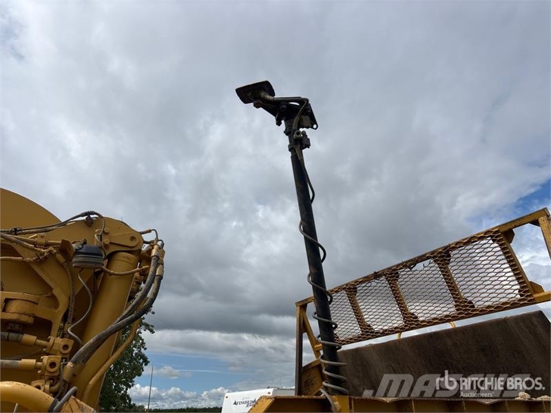 CAT 621G Scrapers