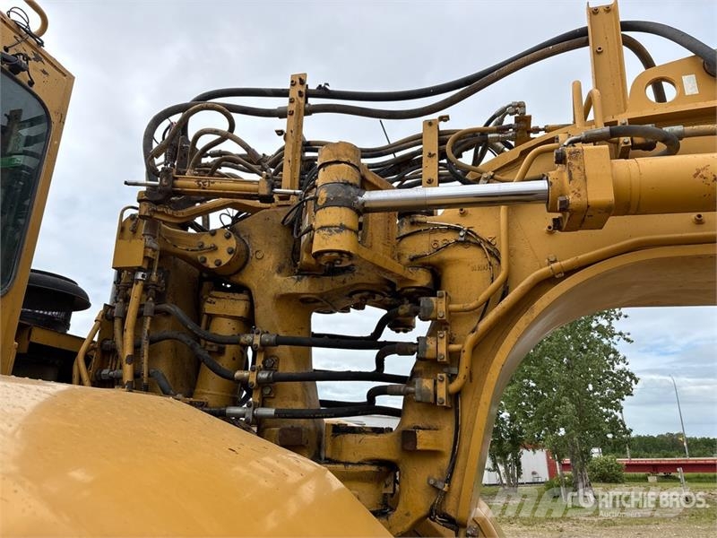 CAT 621G Scrapers