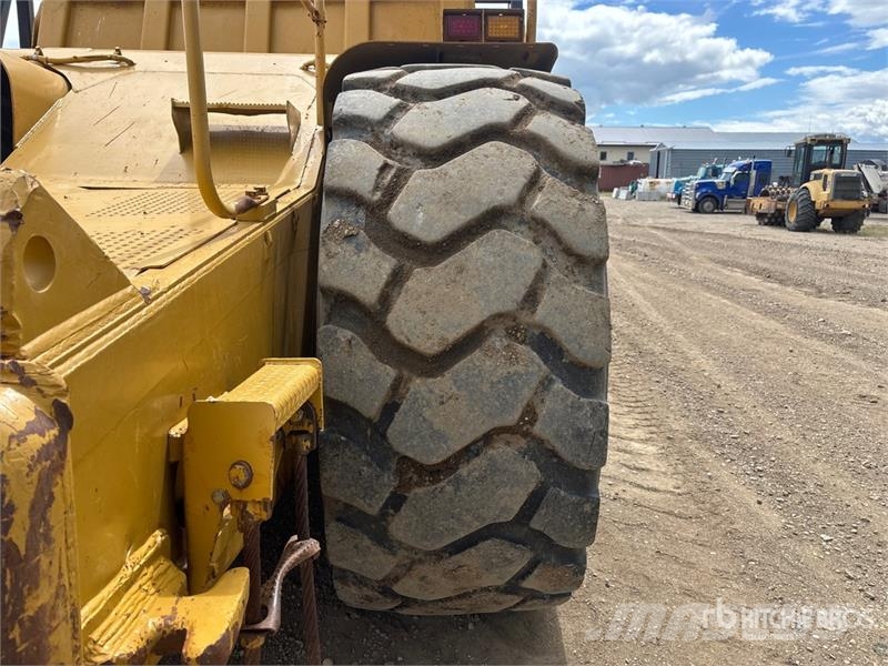 CAT 621G Scrapers